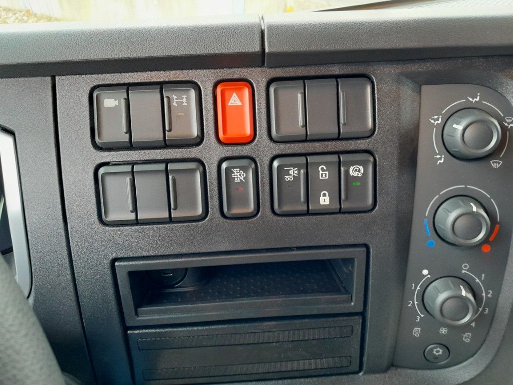 Fahrzeugabbildung DAF FA XB 290 16t Spier Plywoodkoffer