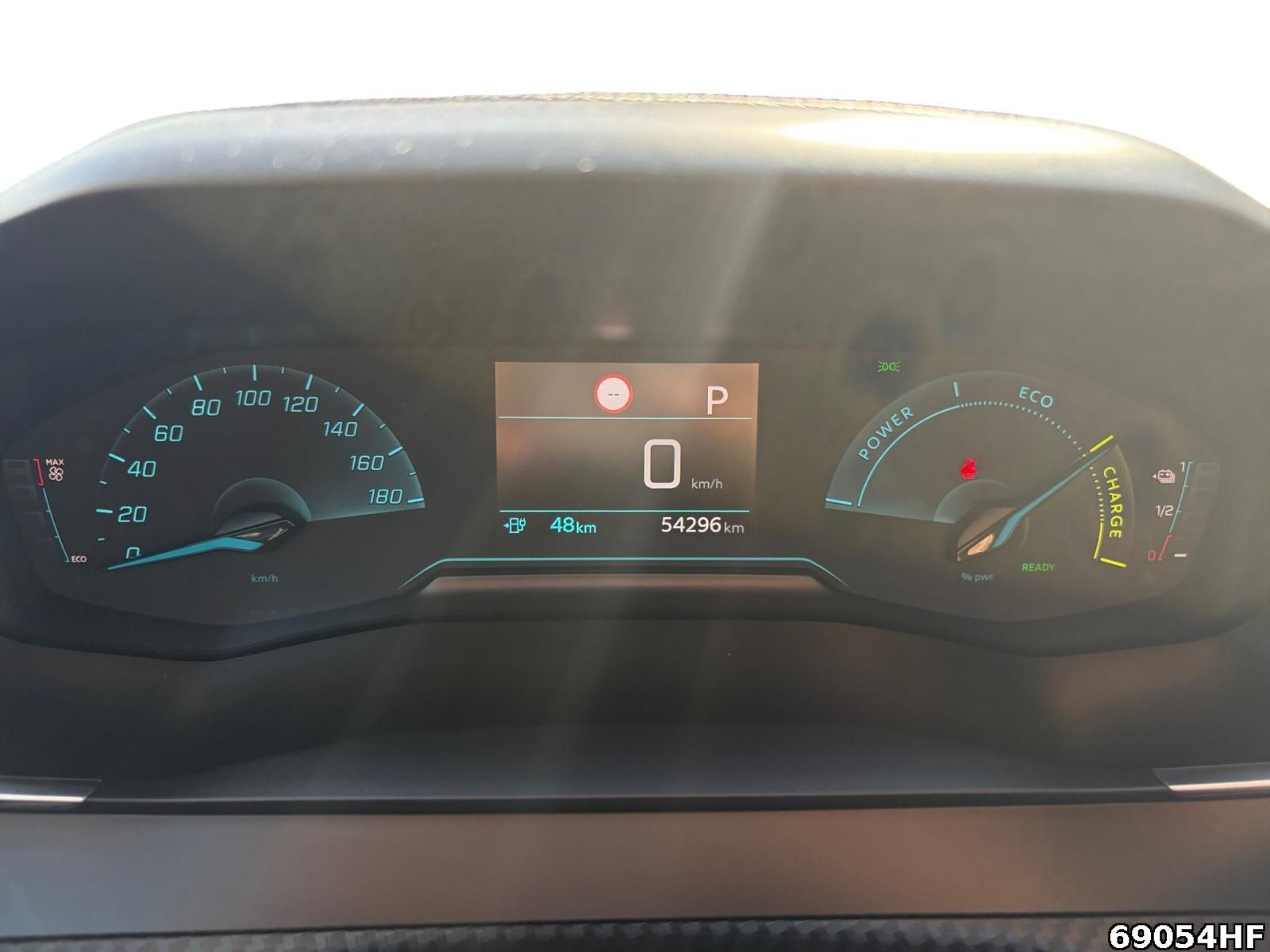 Fahrzeugabbildung Peugeot 2008 Active +WÄRMEPUMPE+SHZ+TEMPOMAT+CARPLAY+