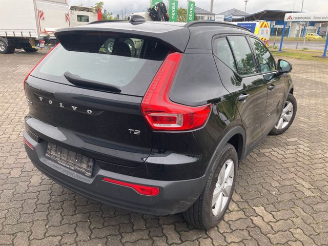 XC 40 T2 Momentum Core 2WD