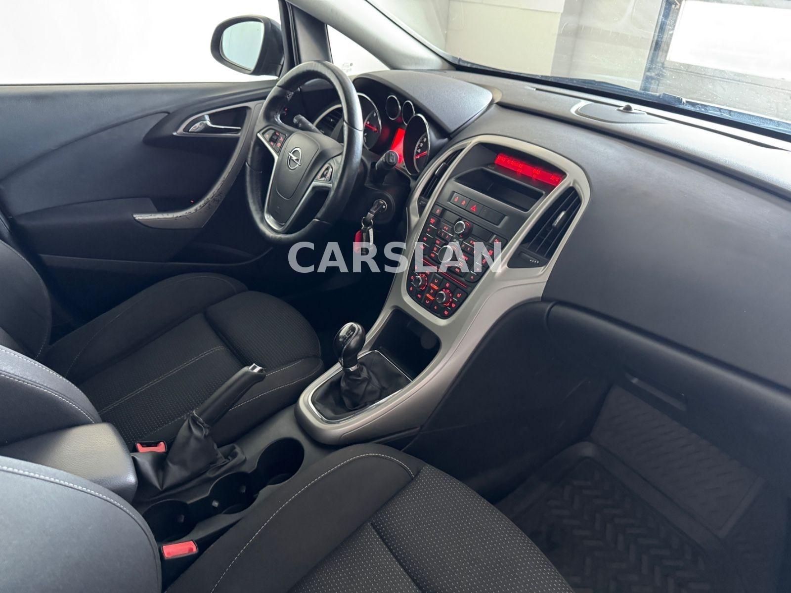 Opel Astra 2013 — photo 21