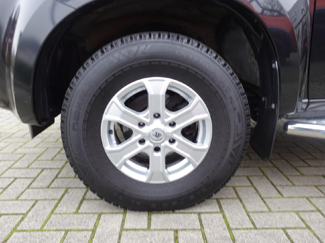 Fahrzeugabbildung Isuzu D-Max Space Cab 1,9 LS mit Luftfahrwerk