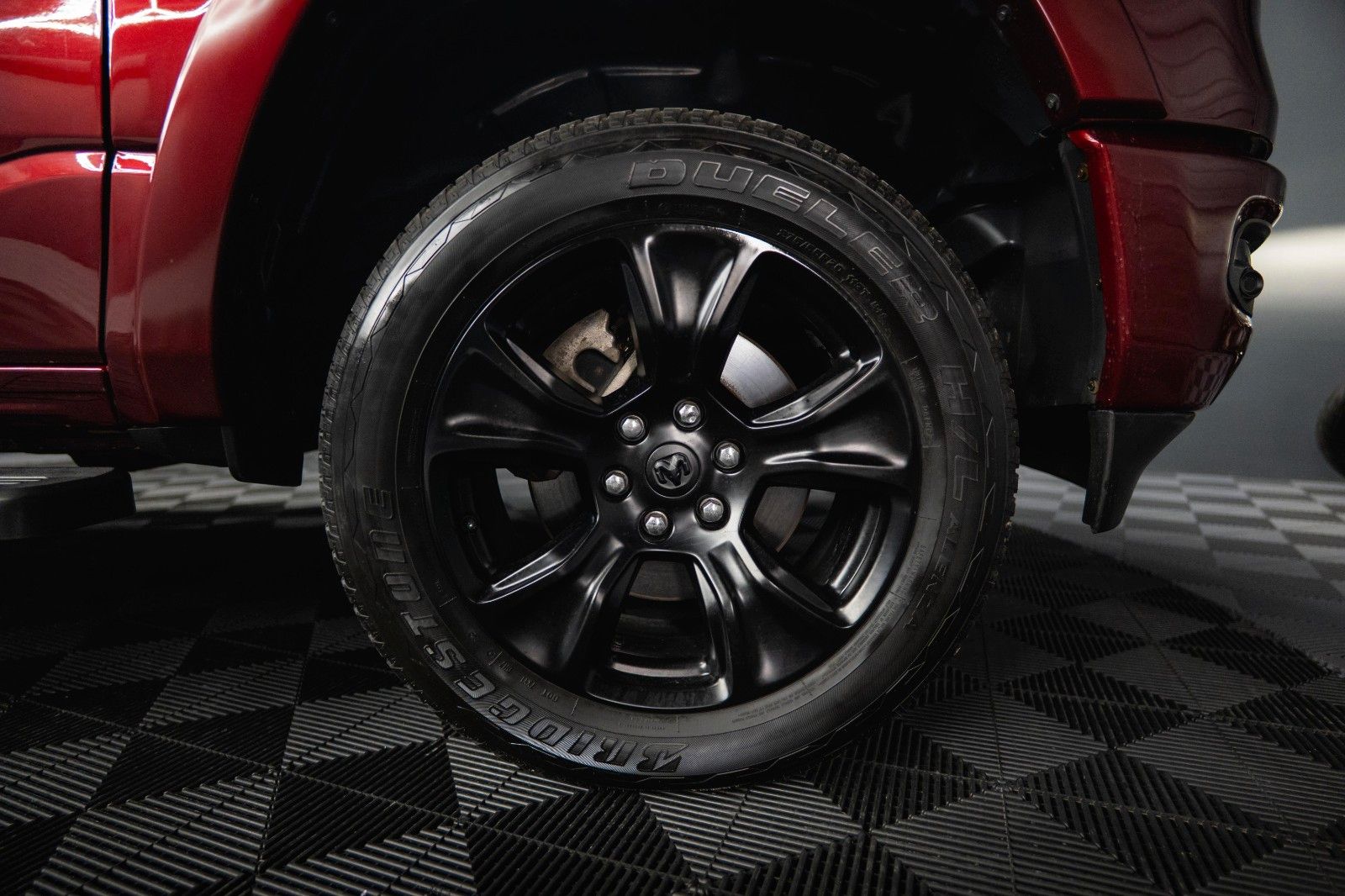 Fahrzeugabbildung Dodge RAM 5.7 V8 HEMI 4x4 NIGHT-Edition LARAMIE Sport