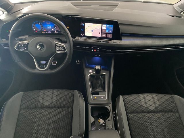Golf VIII R-Line 1.5 TSI NAVI+KAMERA+SHZ