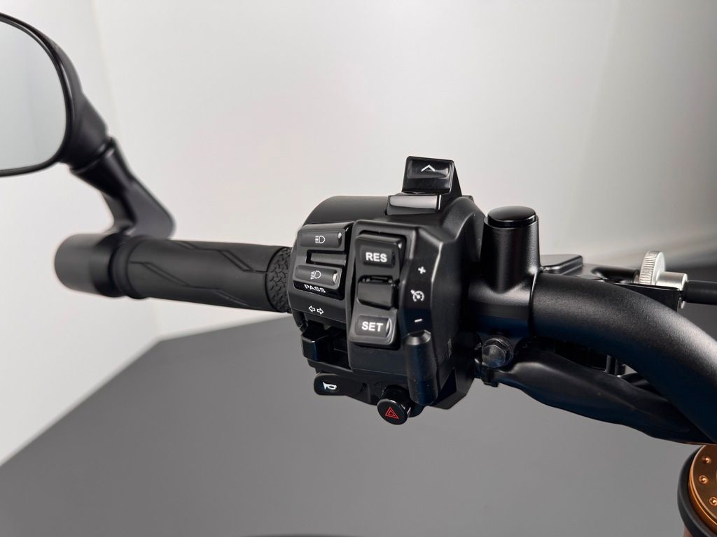 Fahrzeugabbildung Yamaha XSR 900 *TOP-ZUSTAND *WENIG KILOMETER