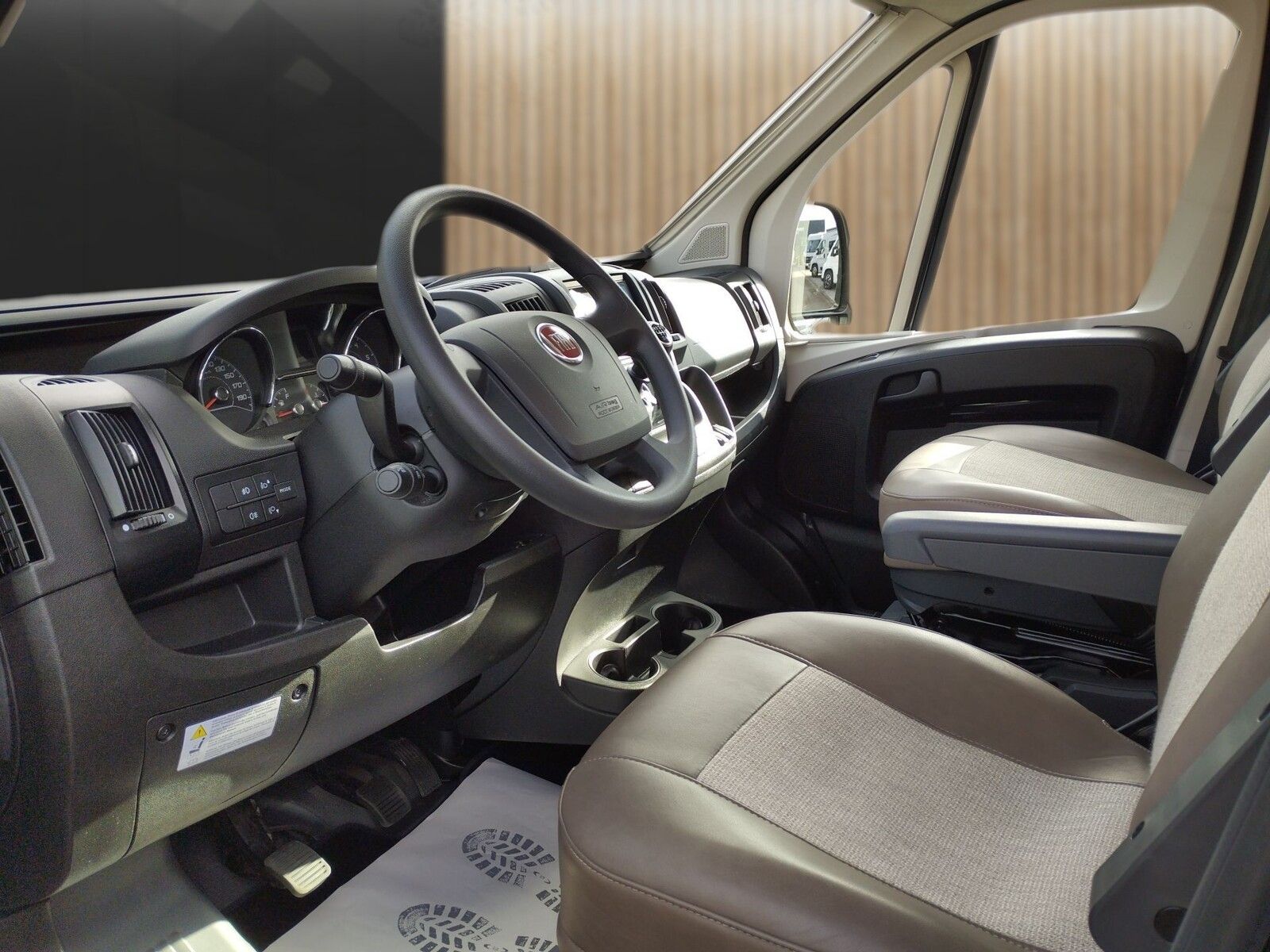 Fahrzeugabbildung Eura Mobil Profila T 720 EF Markise,Maxi 4,25T
