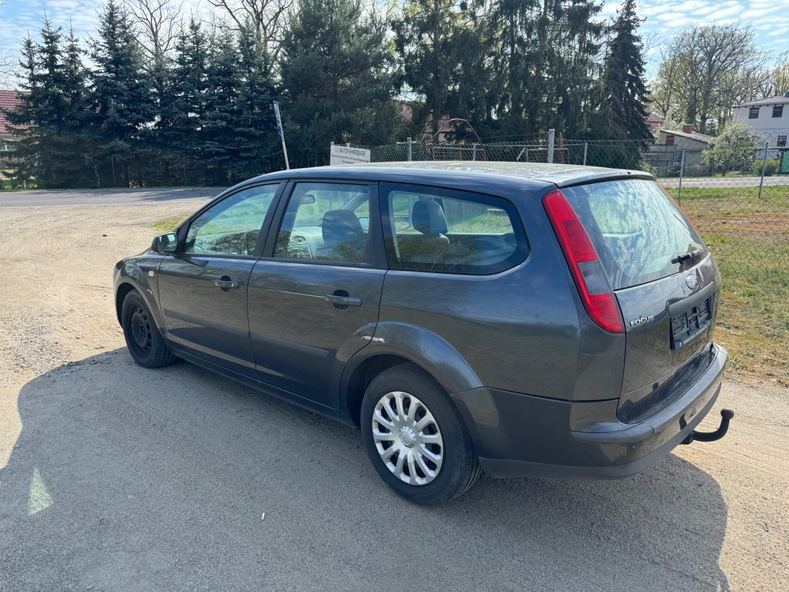 Ford Focus 2006 — engine 1.596 cm³, 101 HP (74kW)
