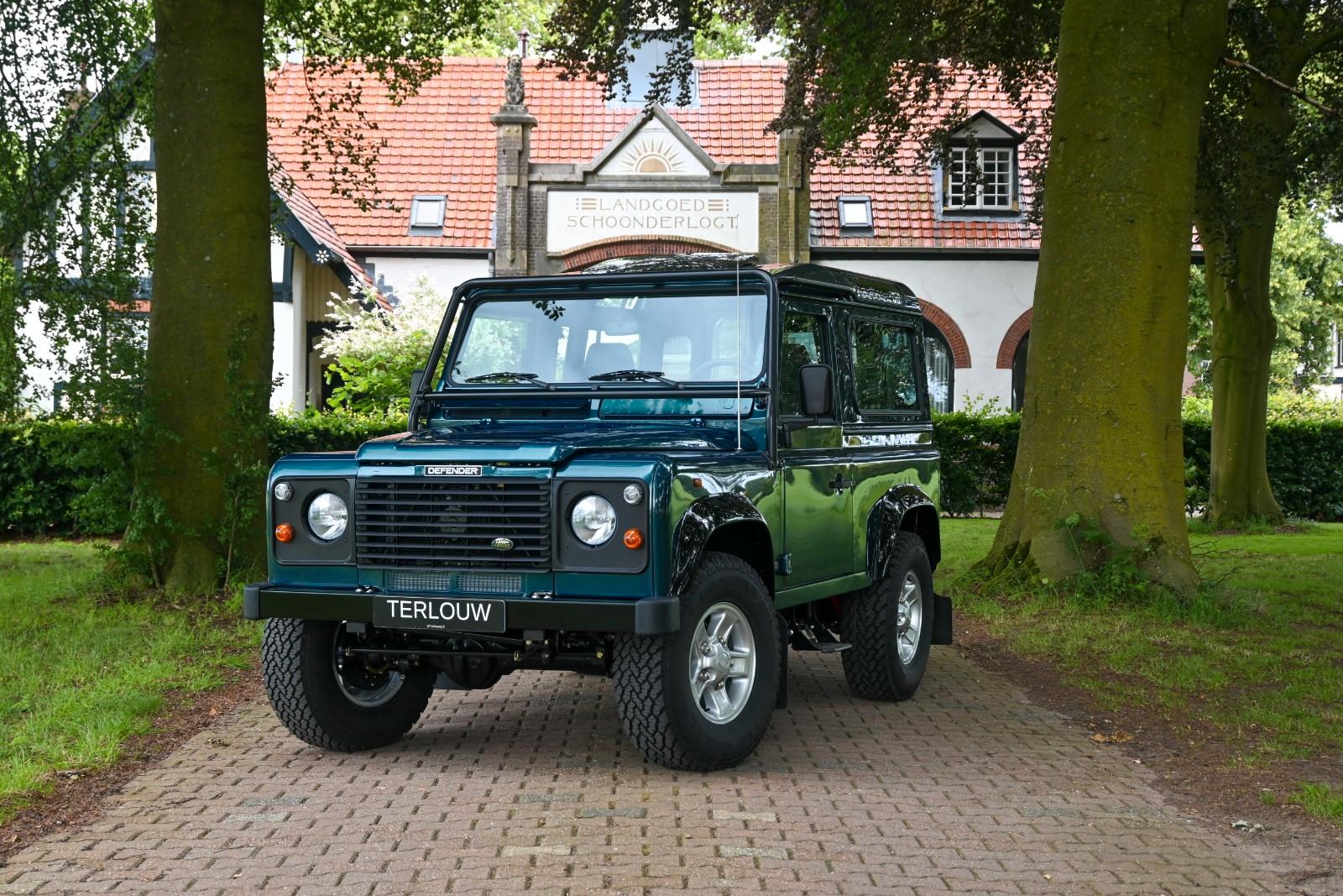Land Rover 90