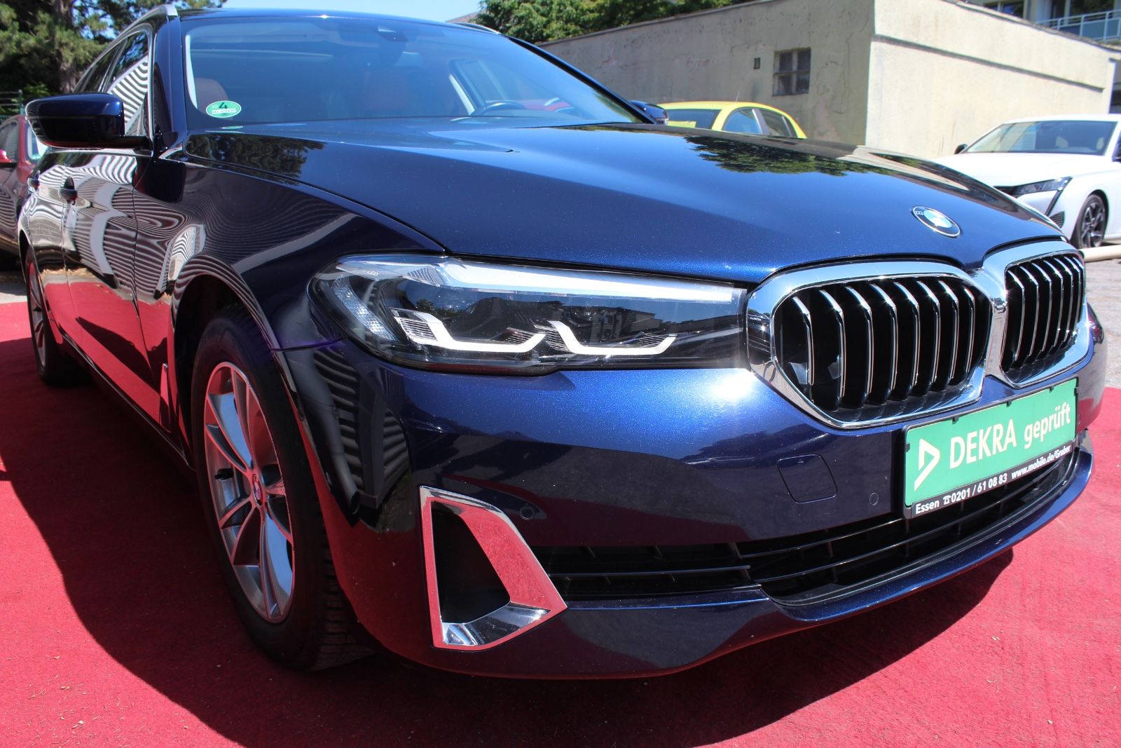 BMW 530i TOURING LUXURY-LINE NAVI PANO LEDER BRAUN imagem 2