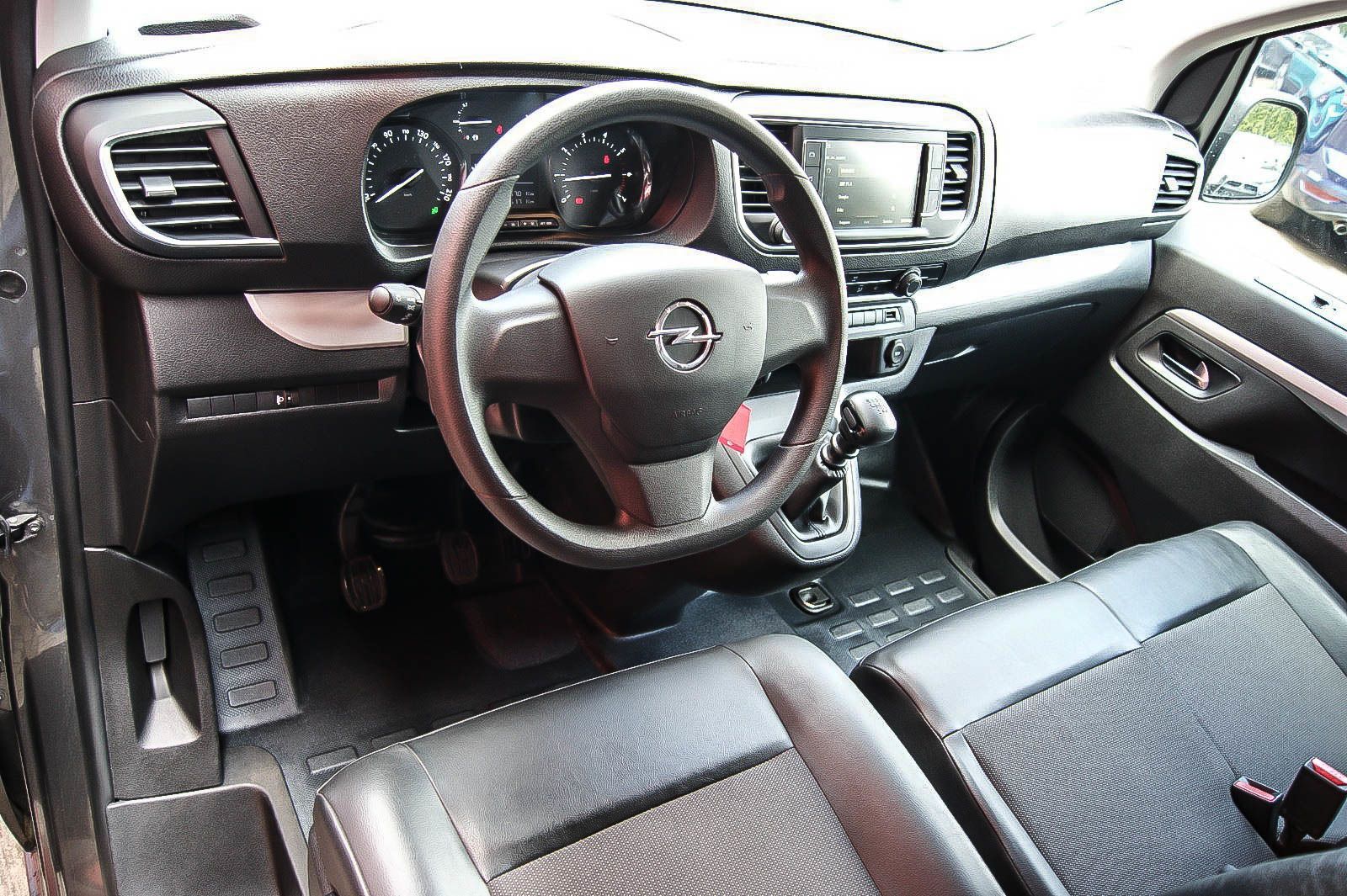 Fahrzeugabbildung Opel Vivaro Kasten 1.5d  Edition S Apple CarPlay ANHZ