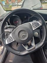 Mercedes-Benz 250 - Mercedes-Benz 250 mit Benzin-Antrieb
