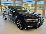 Volkswagen Passat Variant Highline /360*Kamera/Beh.Umbau - mit Diesel-Antrieb: Blau, Alcantara, Kombi, mit Klimaautomatik