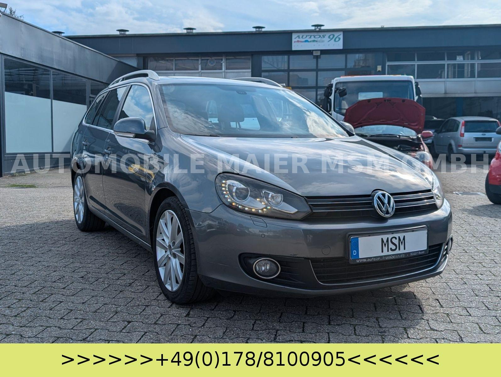 Volkswagen Golf 2011 — салон