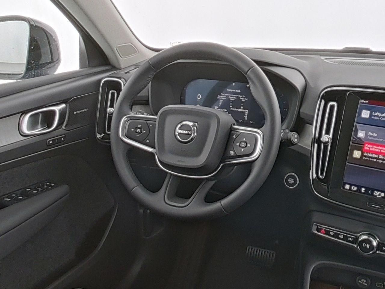 Fahrzeugabbildung Volvo XC40 Ultra Dark 2WD