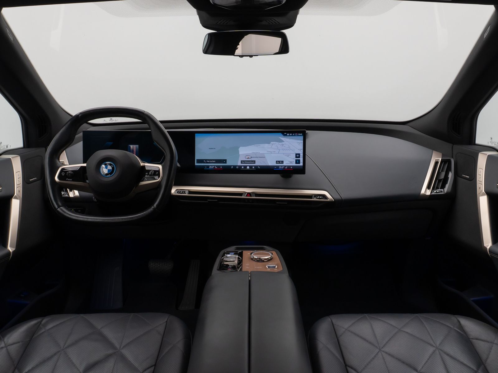 Fahrzeugabbildung BMW iX xD40 Sport SkyLounge Laser 360°DAB H/K 22Zoll