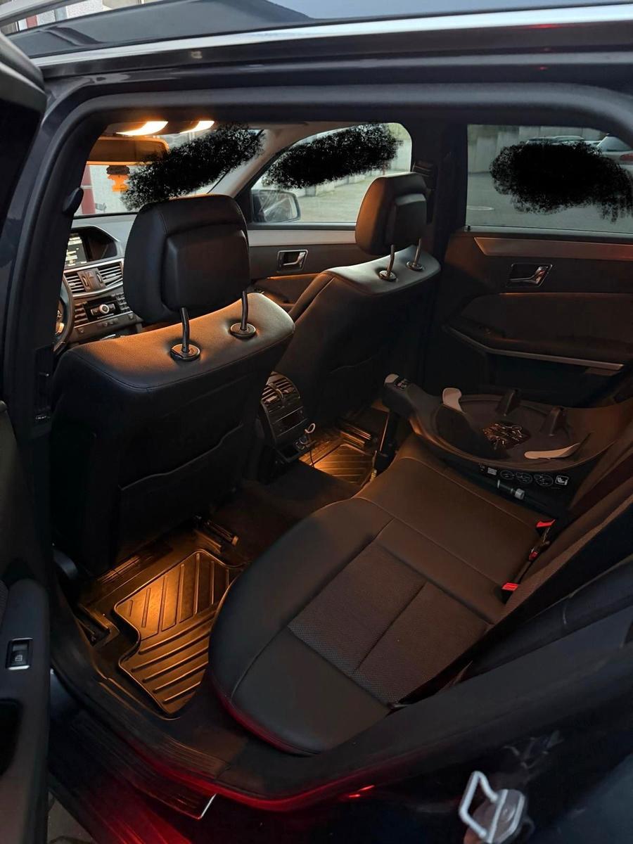 Mercedes-Benz 220 2010 — photo 10