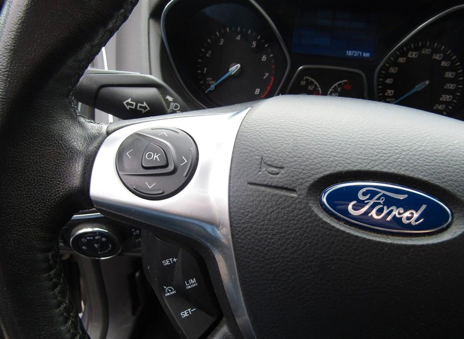 Ford Focus 2014 — photo 16