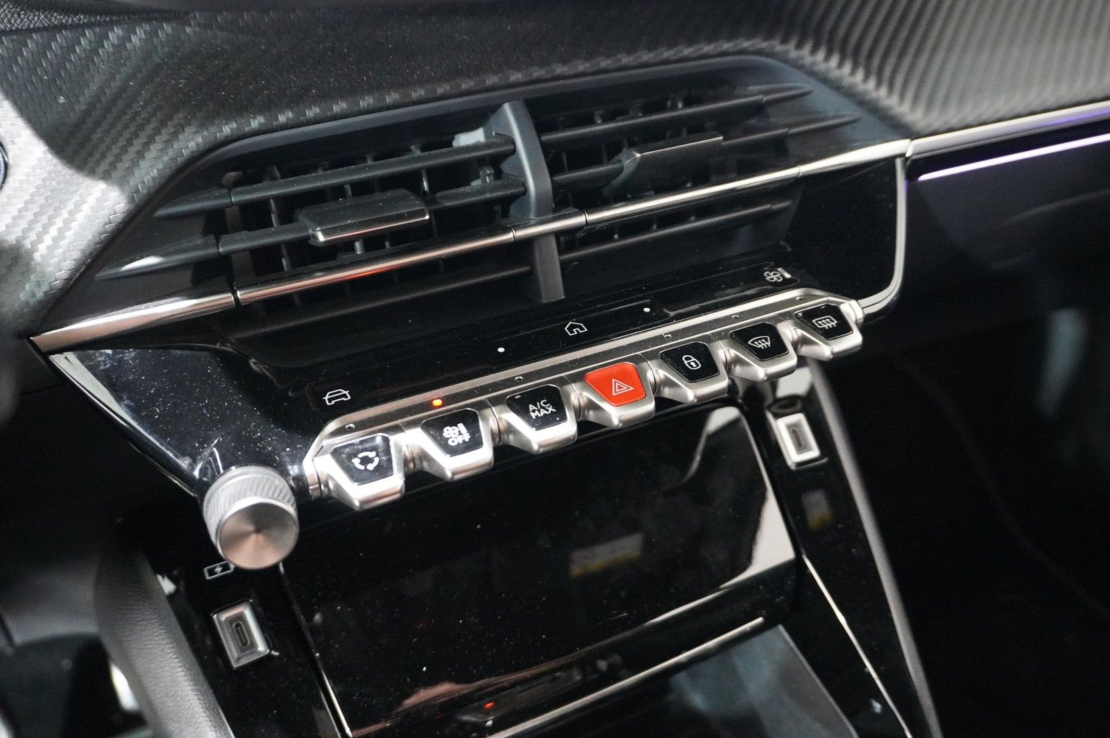 Fahrzeugabbildung Peugeot 2008 1.2 HYBRID GT E-DSC NAVI/LED/KAMERA/SPORT