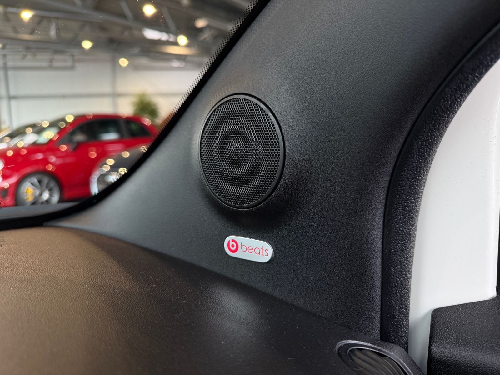 Fahrzeugabbildung Abarth 695C 695 C SHZ BEATS NAVI LEDER