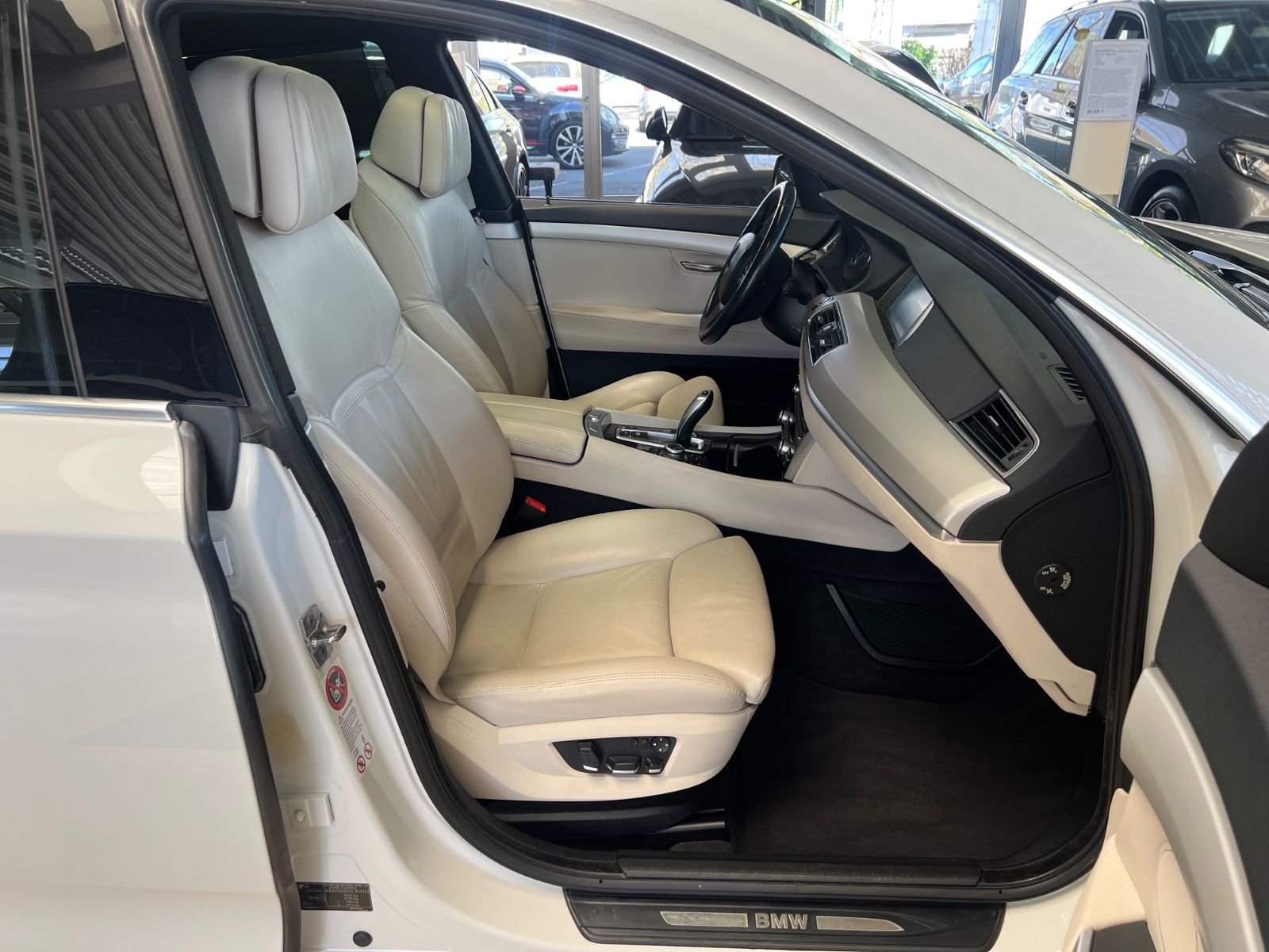 Fahrzeugabbildung BMW 530 Gran Turismo GT *PANO*KAMERA*LEDER-WEIß*
