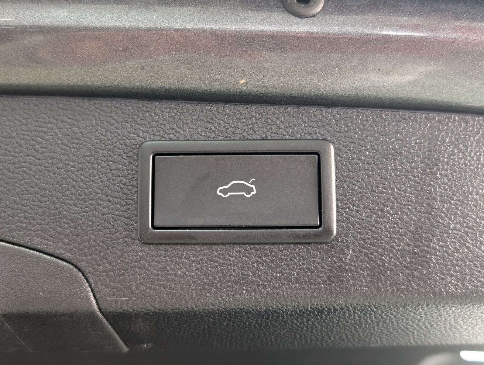 Fahrzeugabbildung SKODA Superb IV 2.0TDI DSG 4x4 MATRIX PANO NEUES MODEL
