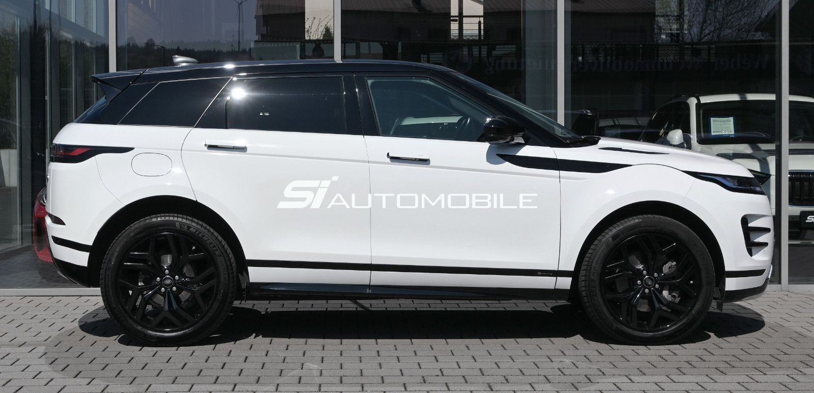 Fahrzeugabbildung Land Rover Range Rover Evoque D150 R-DYNAMIC S °AHK°PANO°ST