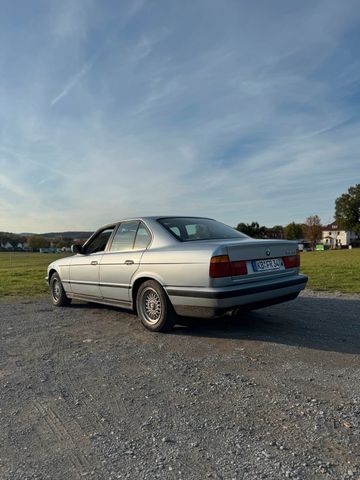 BMW E34 520i