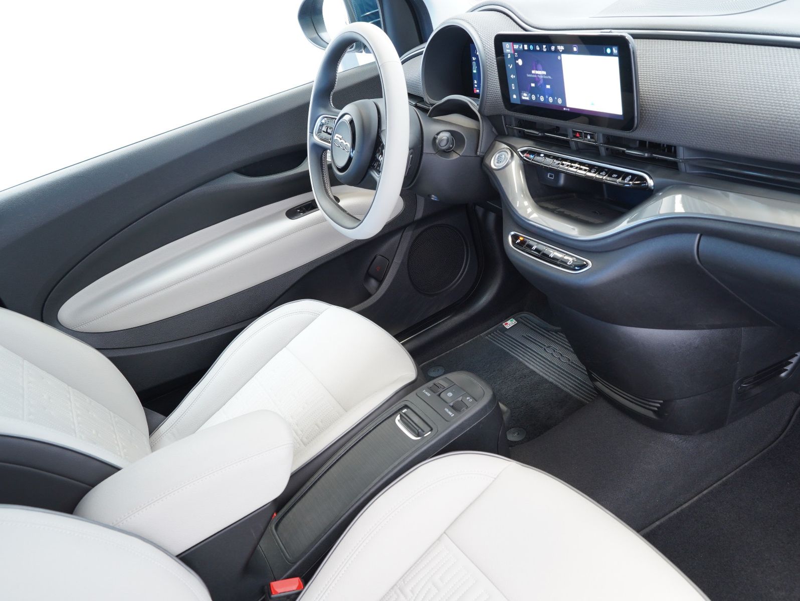 Fahrzeugabbildung Fiat 500e La Prima 87KW/42kWh/DC-LADEN/CARPLAY
