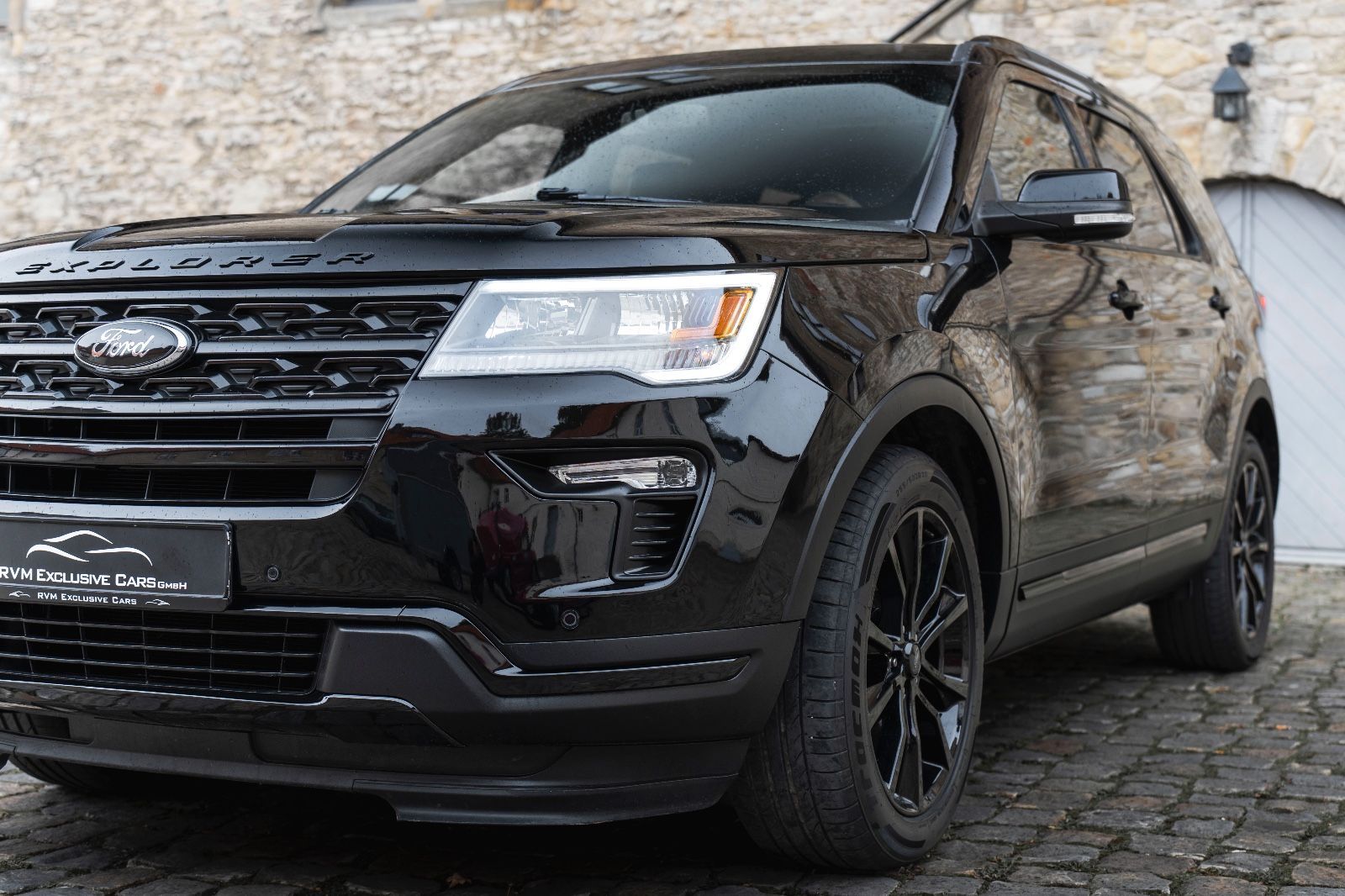 Fahrzeugabbildung Ford Explorer XLT 3,5L 4X4 LPG 6 SITZE KAM NAV