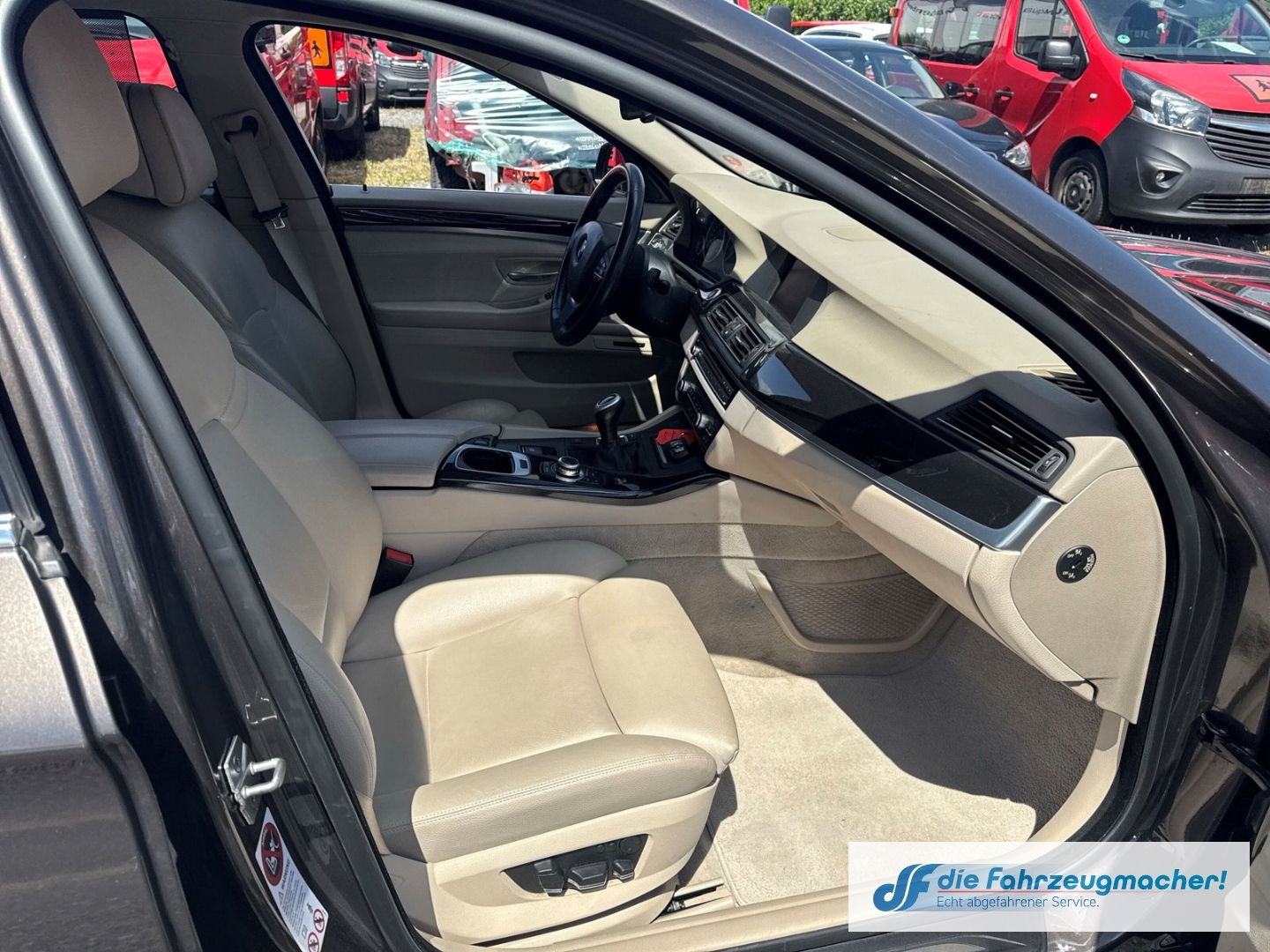 Fahrzeugabbildung BMW 523 i AHK-el. klappb. Navi Soundsystem *EXPORT