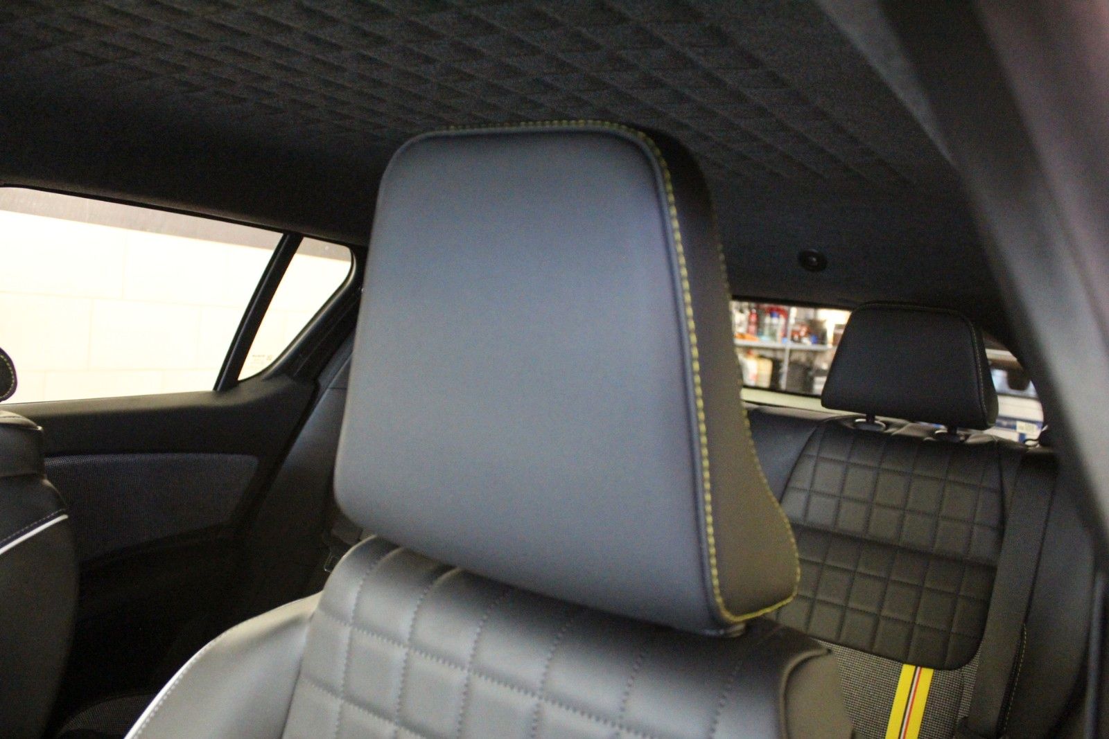 Fahrzeugabbildung Renault R 4 E-Tech 150 Comfort Range Iconic *Vollausst.*