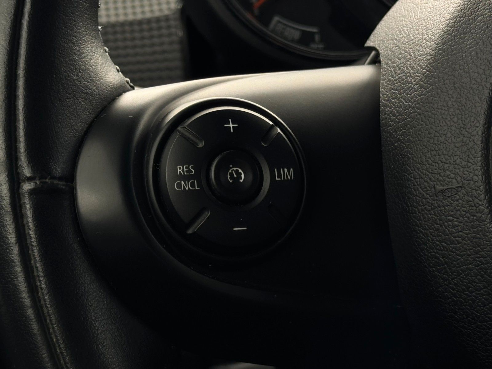 Fahrzeugabbildung MINI Cooper Temp. Komfortzugang JCW H&K PDC SHZ BLT