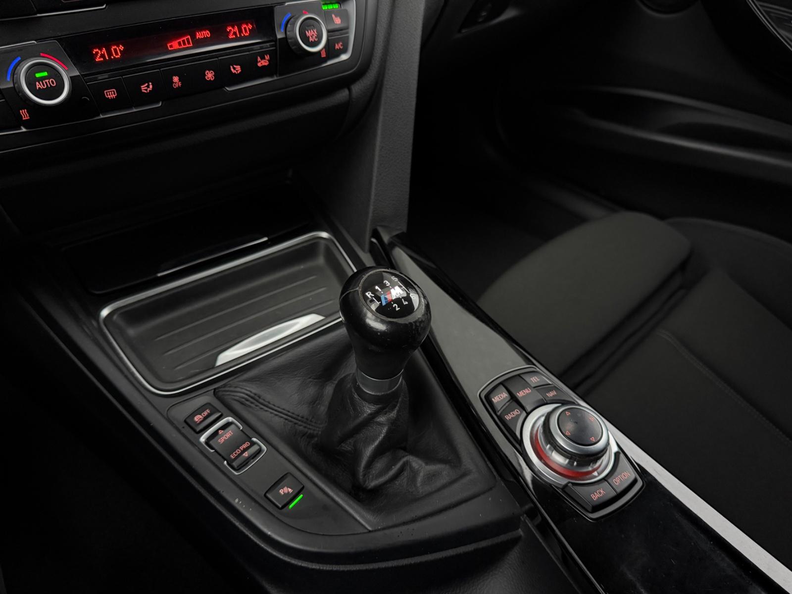 BMW 320 2014 — photo 17