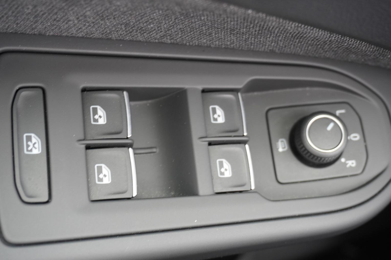 Volkswagen Golf VIII Variant 2.0 TDI Life DSG LED Navi ACC, миниатюра 15
