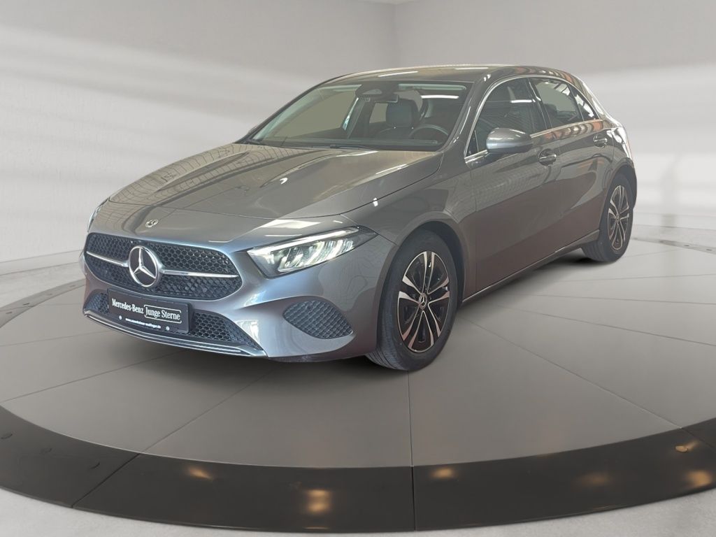 Mercedes-Benz A 180 Progressive MBUX Progressive Carbon Wide foto 2