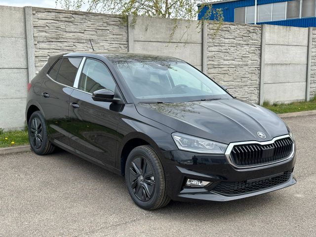 Skoda Fabia 1.0l TSI 85kW DSG Navi PDC LED SHZ Kamera imagem 2