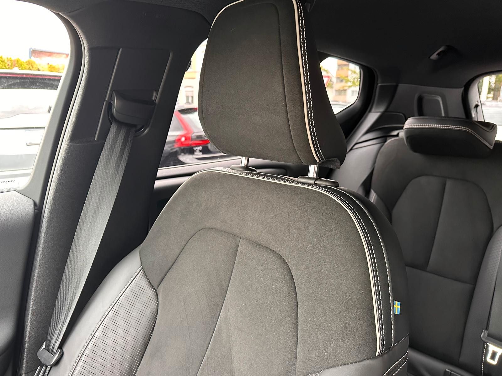 Volvo XC40 B4 R-Design AWD AHK BLIS ACC Standheiz.Kam foto 25