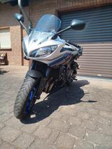 Yamaha RN25 / FZ8 - YAMAHA R8