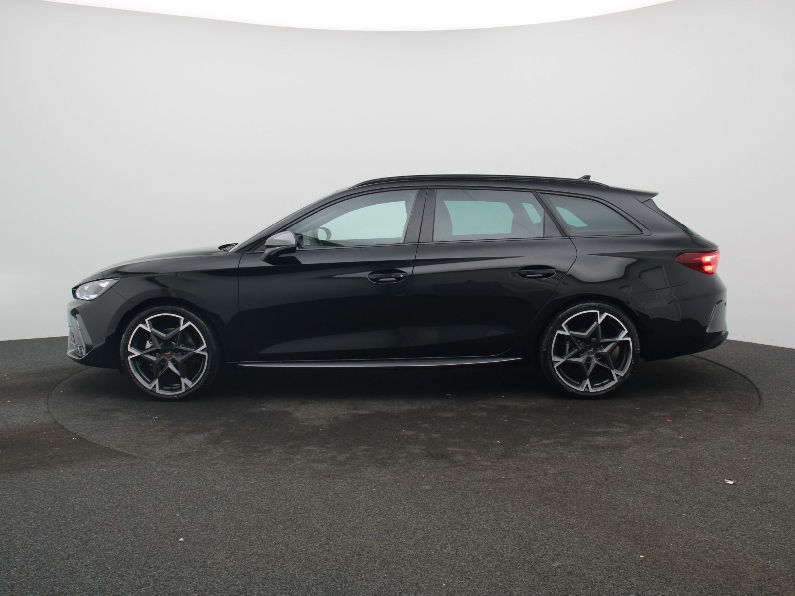 Cupra Leon Sportstourer 1.5 eTSI DSG Pano Matrix AHK foto 5