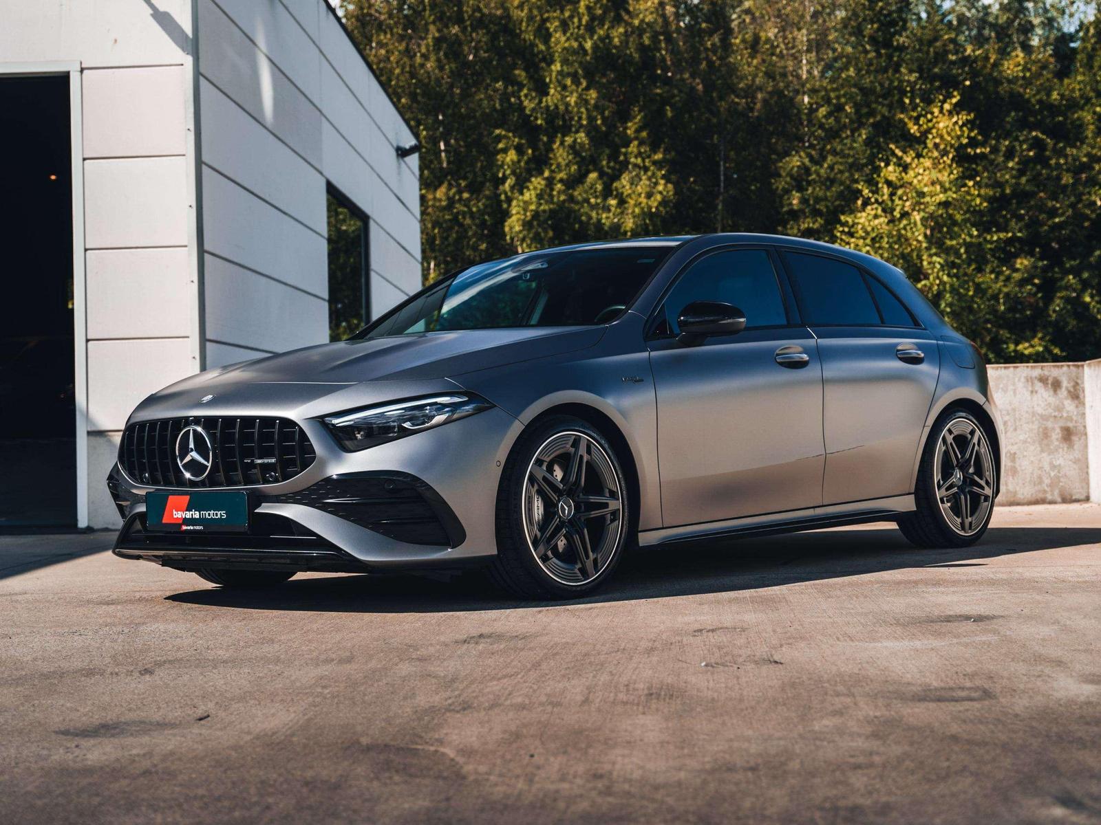 Mercedes-Benz A 35 AMG Mountain Grey Magno / Burmester / Pano 