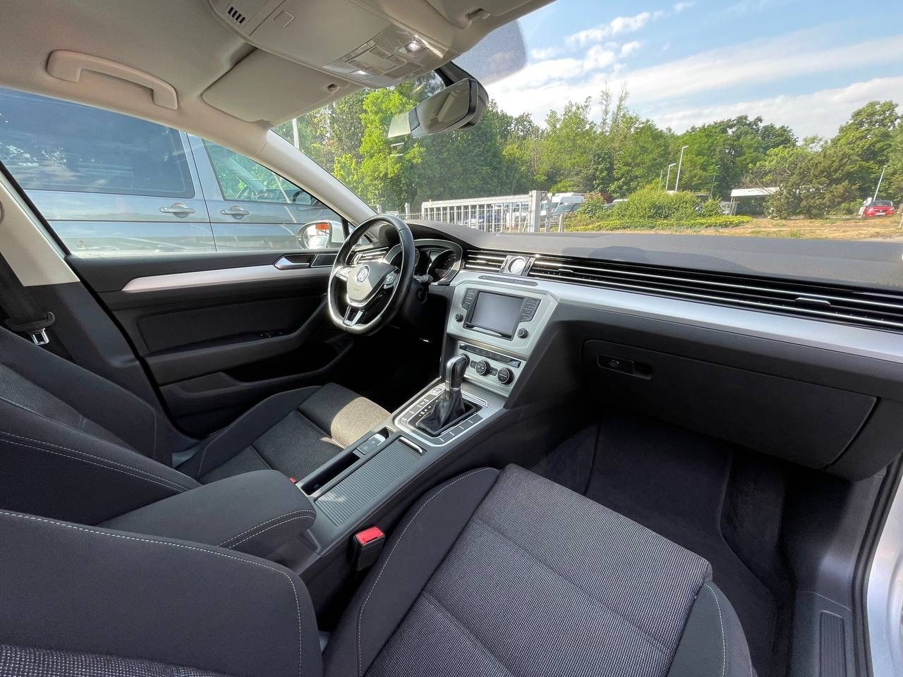 Fahrzeugabbildung Volkswagen Passat 1.4 TSI Comfortline*ParkPilot*AppConnect*