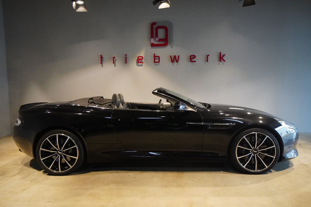 Aston Martin DB9