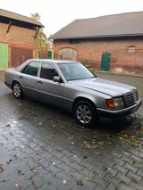 Mercedes-Benz 300E W124 Automatik mit AHK LPG nachgerüstet  - Mercedes-Benz 300 aus 1992: 300e