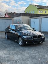 BMW E90 318i Facelift Edition - BMW 3 Series aus 2011: Facelift