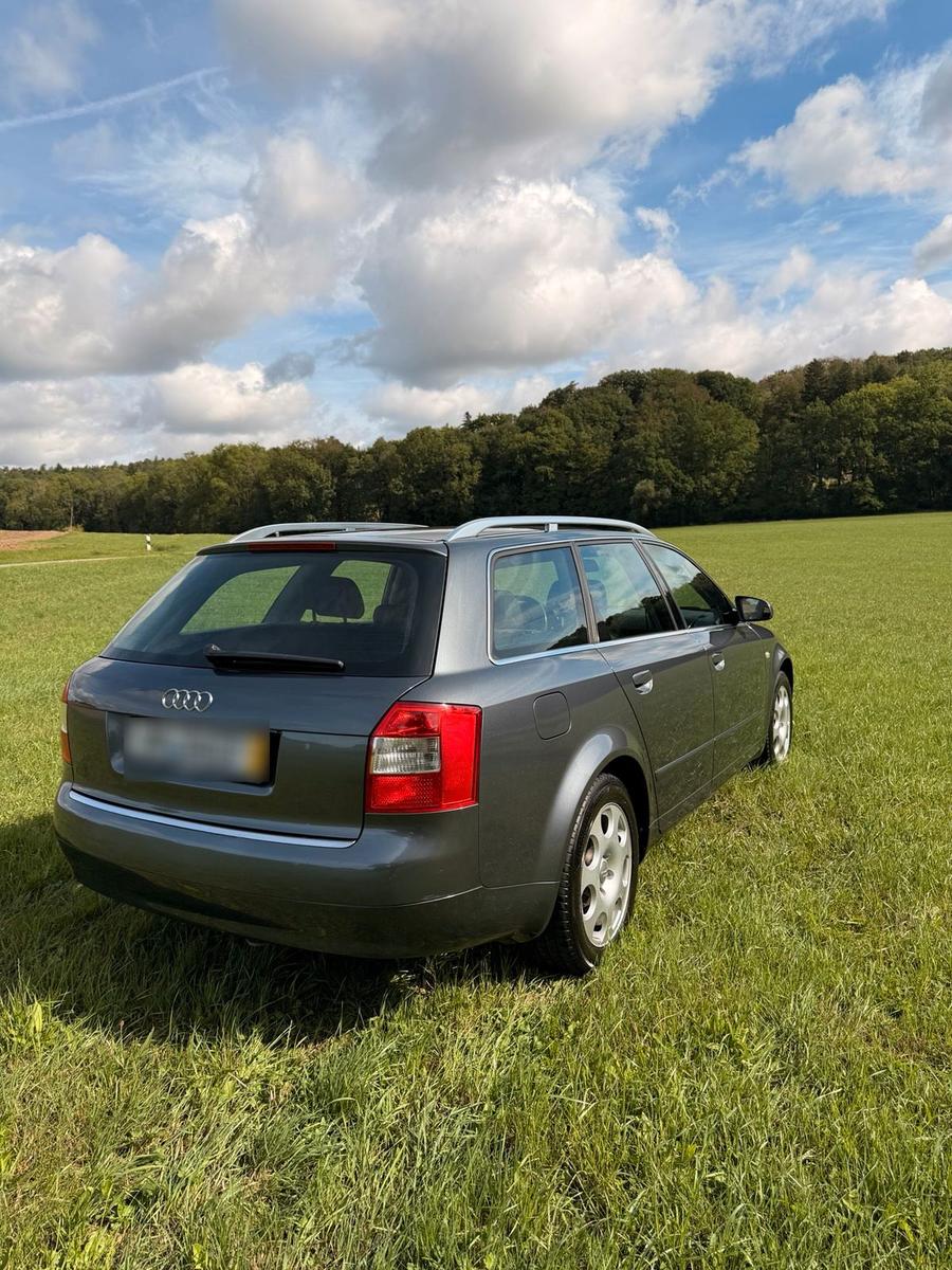 Audi A4 2004 — photo 7
