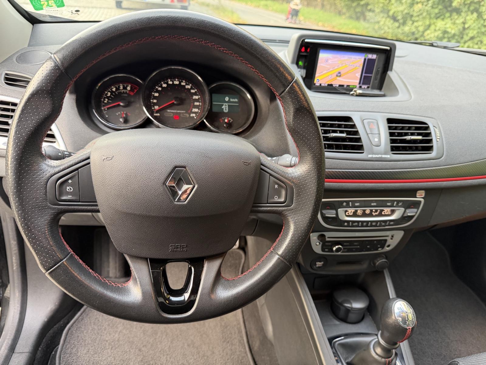 Renault Megane 2013 — photo 12