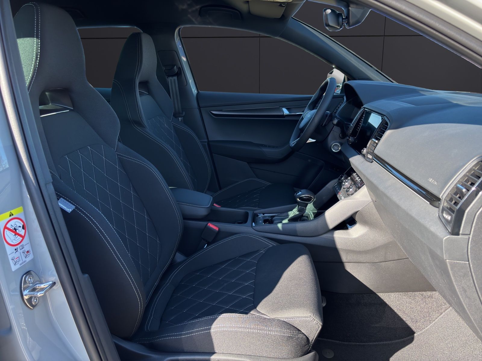 Fahrzeugabbildung SKODA Karoq Sportline 2.0 TSI 4x4 AHZ Matrix LED ACC C