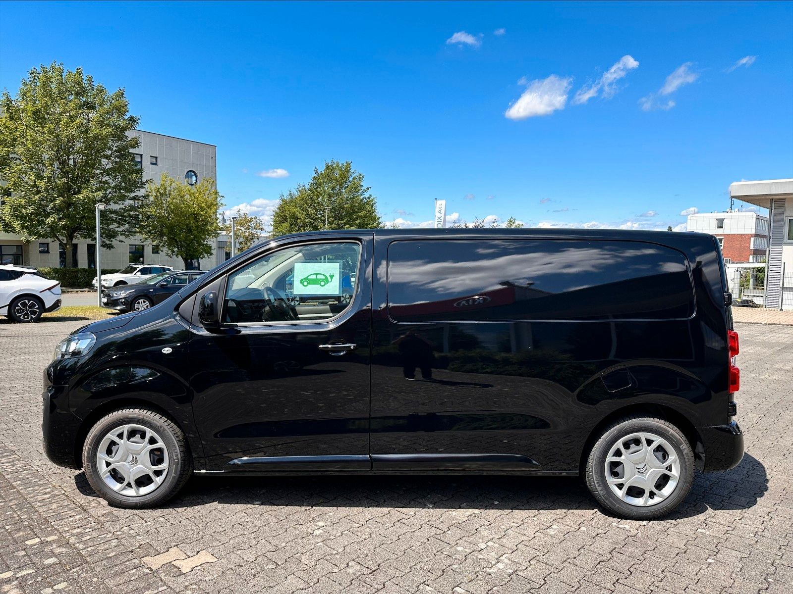 Fahrzeugabbildung Citroën e-Jumpy Kasten Standard 75KWh Navi Sítzhzg