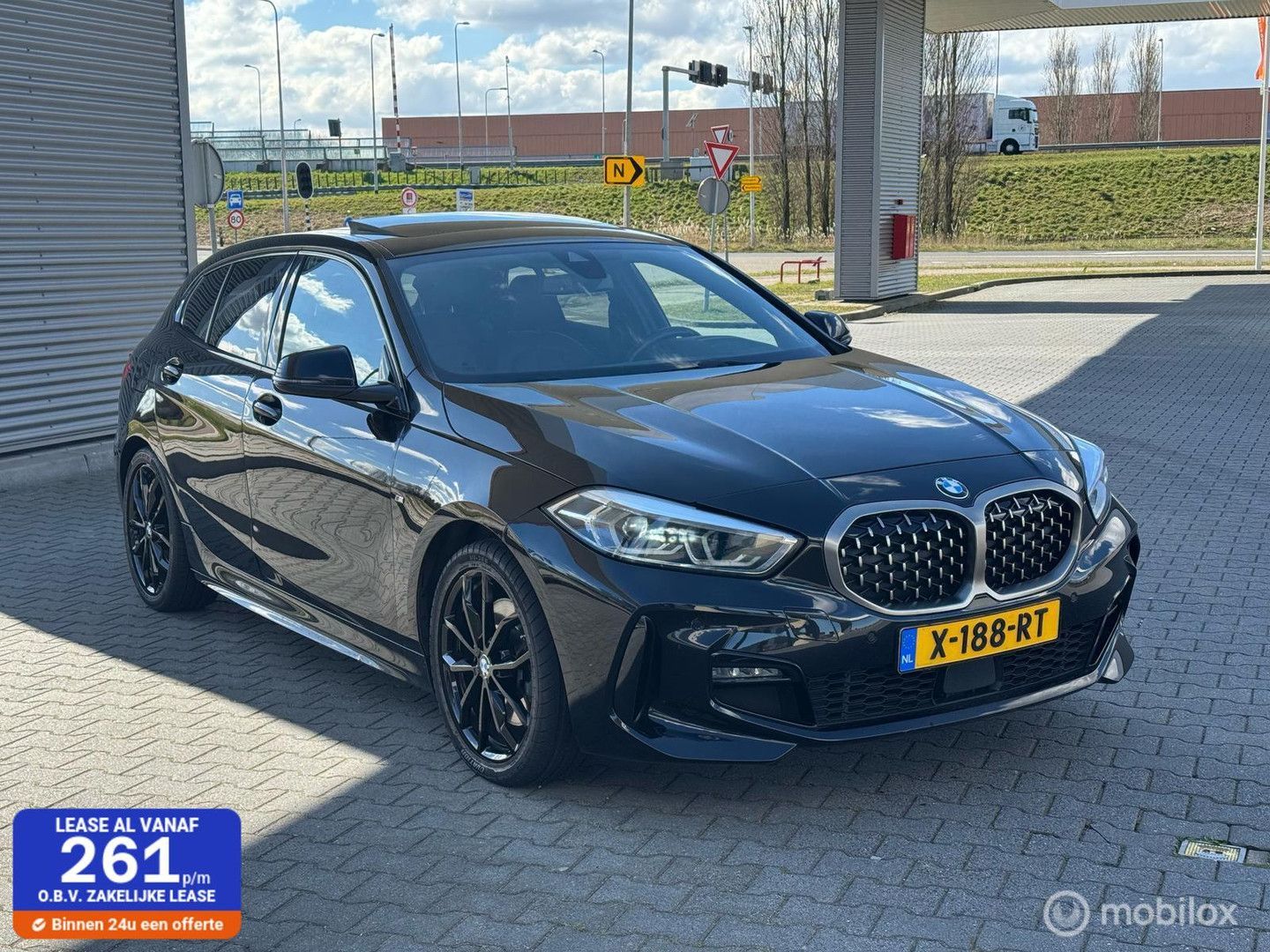 BMW 1-serie 120d xDrive High Executive MOTOR DAMAGE