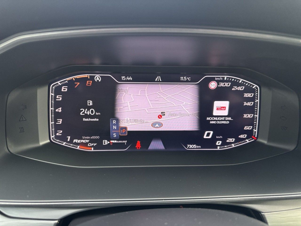 Fahrzeugabbildung CUPRA Leon Sportstourer VZ 2.0 TSI 4Drive - mit KI generiert/bearbeitet