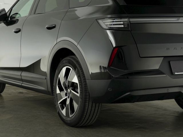 Grandland B GS HYBRID eDCT+LED MATRIX+NAVI+360 G